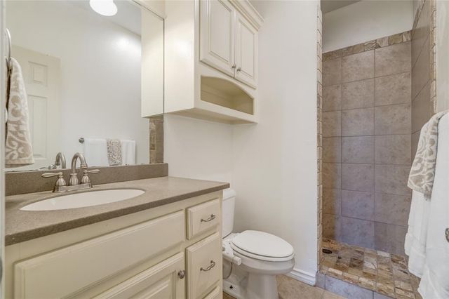 13818 Oxford Drive, Edmond, OK 73013