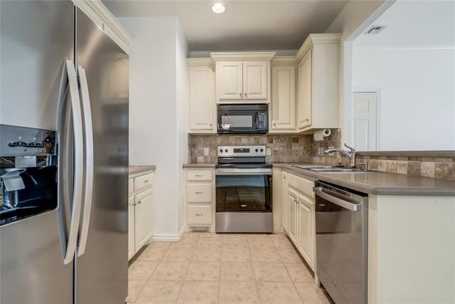 13818 Oxford Drive, Edmond, OK 73013