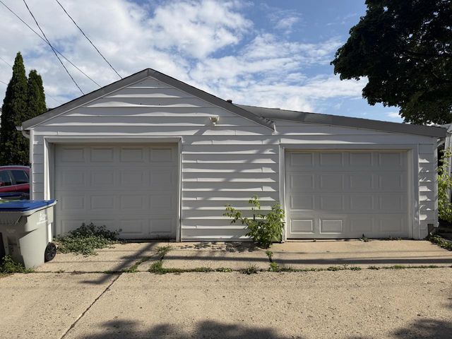 7203 W Hampton AVENUE, Milwaukee, WI 53218