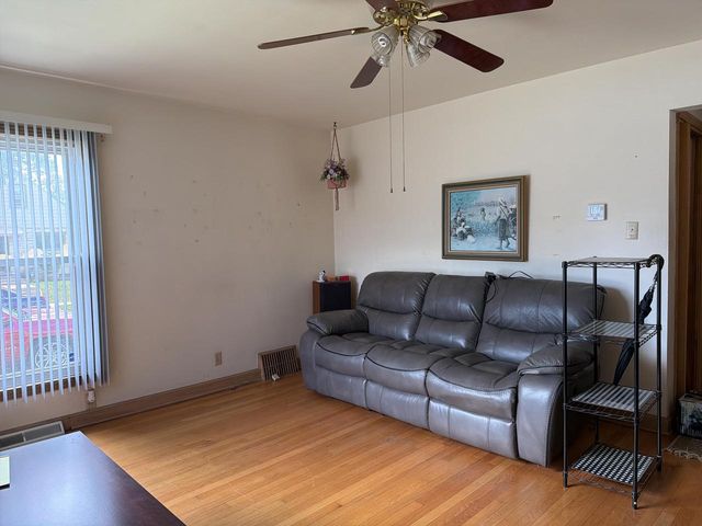 7203 W Hampton AVENUE, Milwaukee, WI 53218