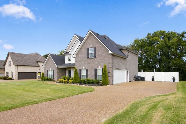 1206 Piper Glen Rd, Smyrna, TN 37167
