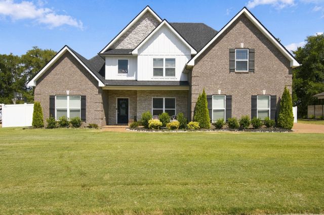 1206 Piper Glen Rd, Smyrna, TN 37167