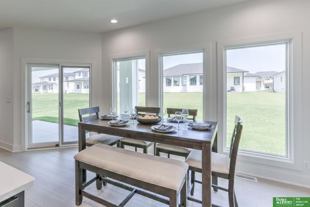 21120 Arlington Street, Elkhorn, NE 68022