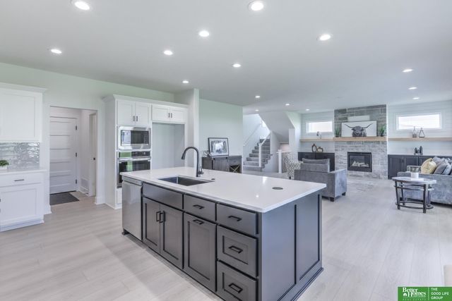 21120 Arlington Street, Elkhorn, NE 68022