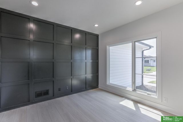 21120 Arlington Street, Elkhorn, NE 68022