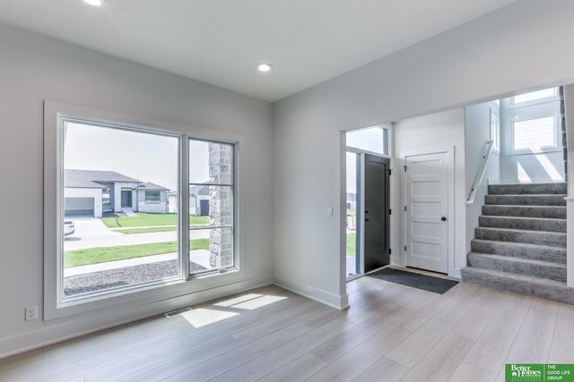 21120 Arlington Street, Elkhorn, NE 68022