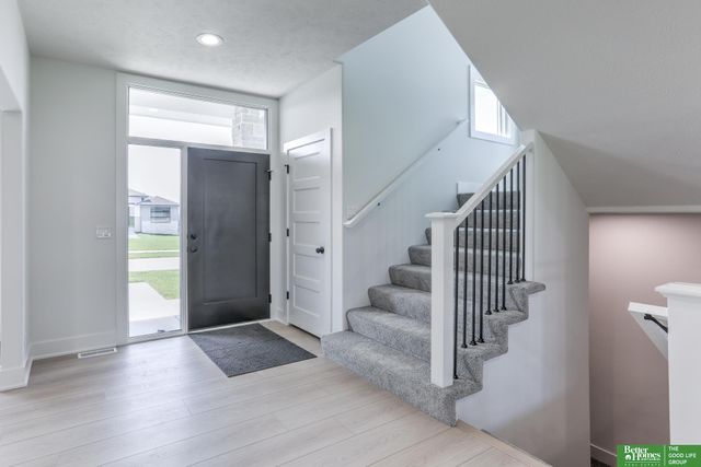 21120 Arlington Street, Elkhorn, NE 68022