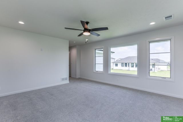 21120 Arlington Street, Elkhorn, NE 68022