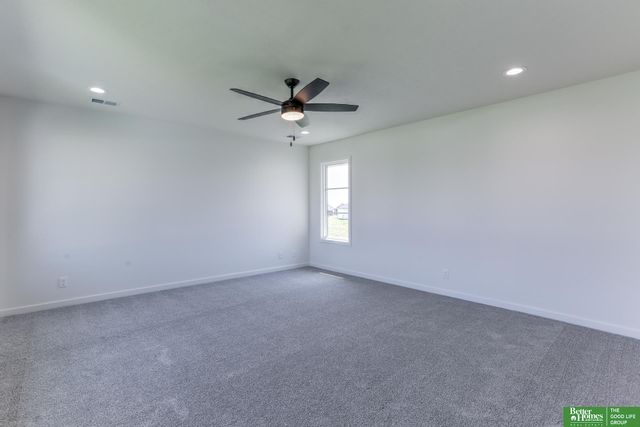 21120 Arlington Street, Elkhorn, NE 68022