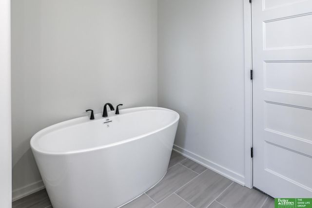 21120 Arlington Street, Elkhorn, NE 68022