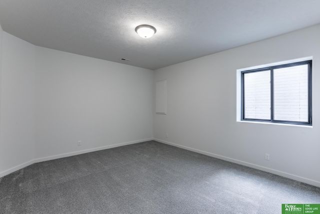 21120 Arlington Street, Elkhorn, NE 68022