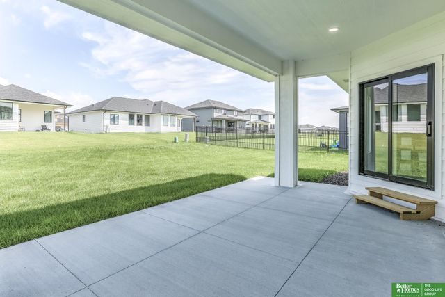 21120 Arlington Street, Elkhorn, NE 68022