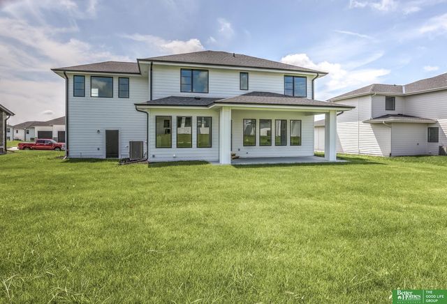 21120 Arlington Street, Elkhorn, NE 68022