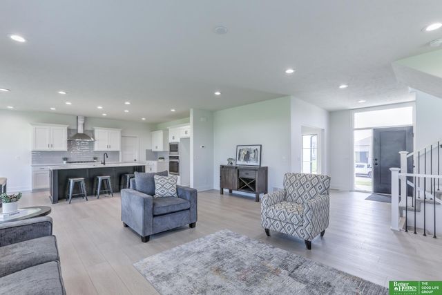 21120 Arlington Street, Elkhorn, NE 68022