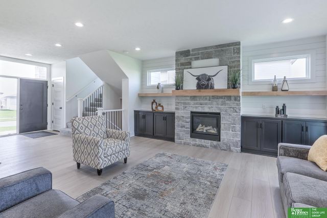 21120 Arlington Street, Elkhorn, NE 68022