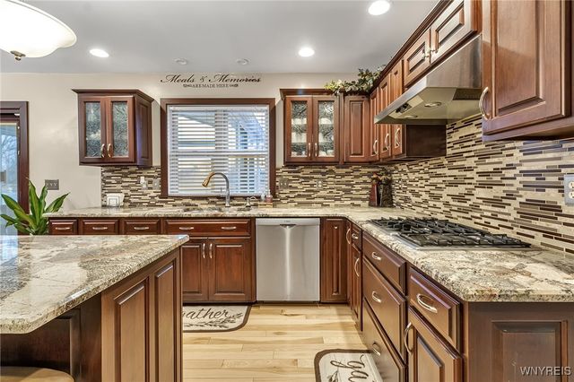 2524 Nicole Drive, Wheatfield, NY 14304