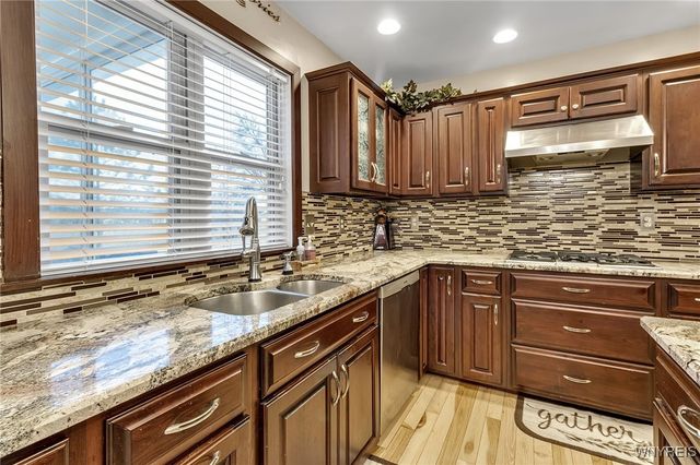 2524 Nicole Drive, Wheatfield, NY 14304