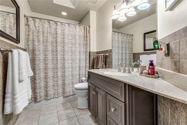 2524 Nicole Drive, Wheatfield, NY 14304