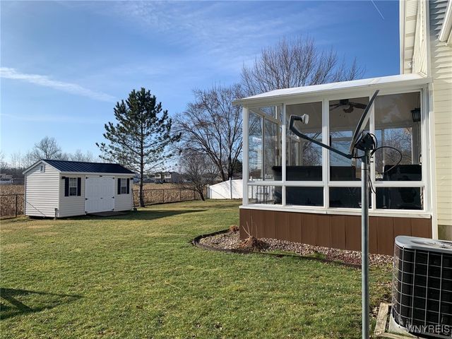 2524 Nicole Drive, Wheatfield, NY 14304