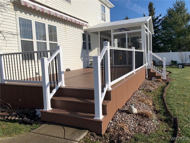 2524 Nicole Drive, Wheatfield, NY 14304