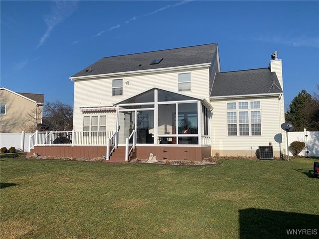 2524 Nicole Drive, Wheatfield, NY 14304