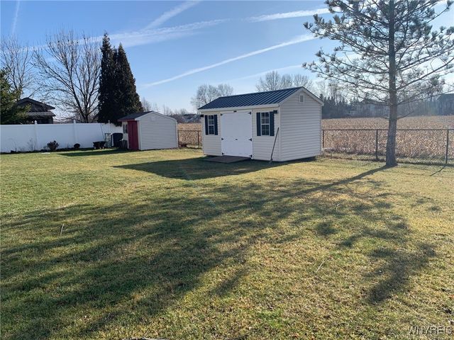 2524 Nicole Drive, Wheatfield, NY 14304