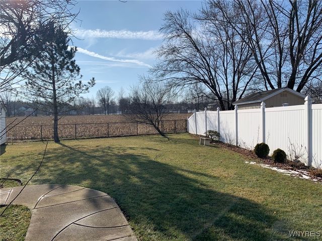 2524 Nicole Drive, Wheatfield, NY 14304