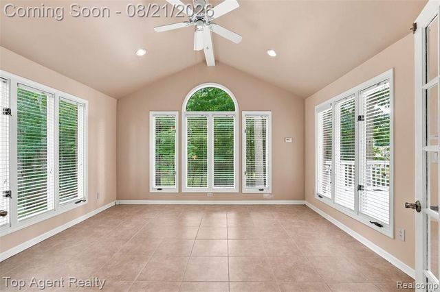 412 Streamview Court, Rochester Hills, MI 48309