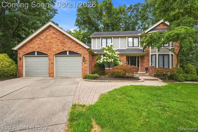 412 Streamview Court, Rochester Hills, MI 48309