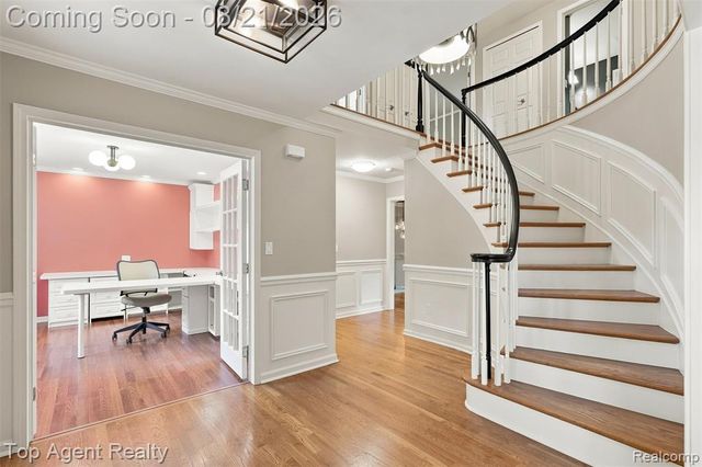 412 Streamview Court, Rochester Hills, MI 48309