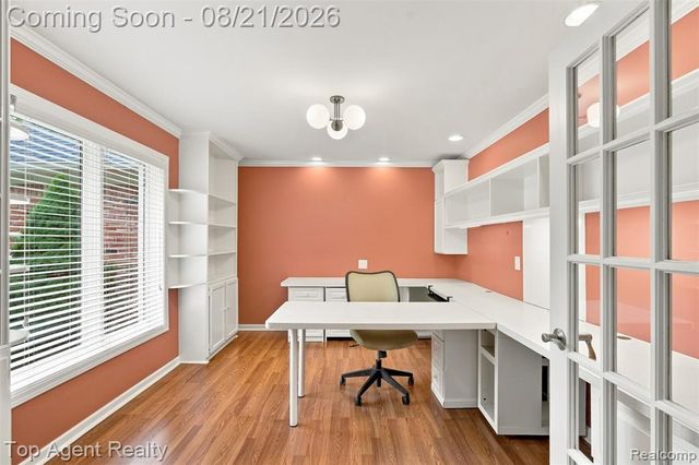 412 Streamview Court, Rochester Hills, MI 48309