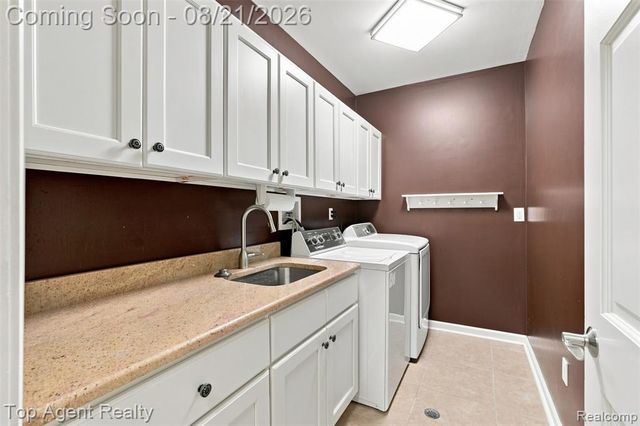 412 Streamview Court, Rochester Hills, MI 48309