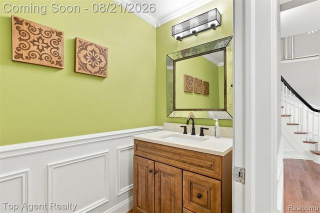 412 Streamview Court, Rochester Hills, MI 48309