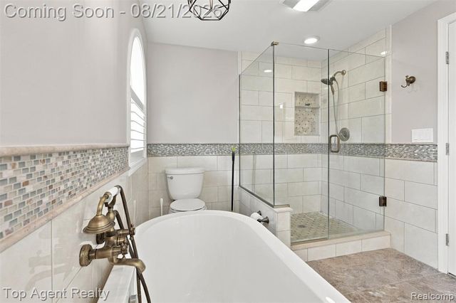 412 Streamview Court, Rochester Hills, MI 48309