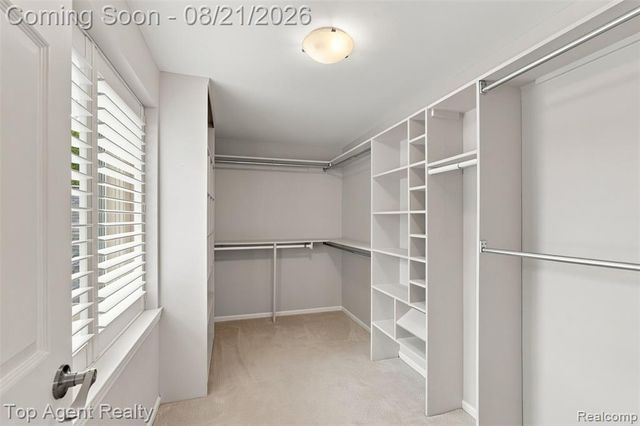 412 Streamview Court, Rochester Hills, MI 48309
