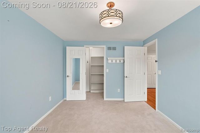 412 Streamview Court, Rochester Hills, MI 48309