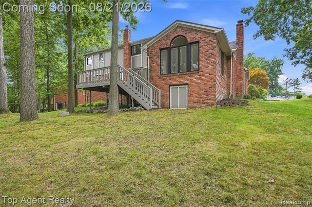 412 Streamview Court, Rochester Hills, MI 48309