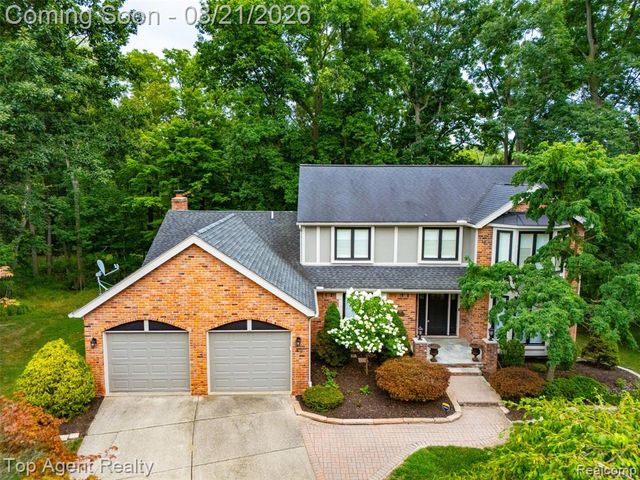 412 Streamview Court, Rochester Hills, MI 48309