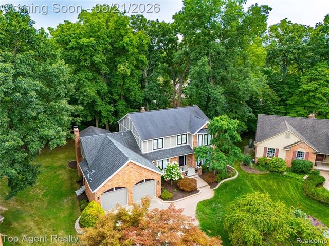 412 Streamview Court, Rochester Hills, MI 48309