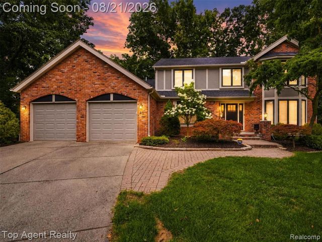 412 Streamview Court, Rochester Hills, MI 48309