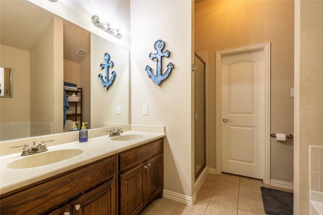 218 Rawhide Street, Waxahachie, TX 75165