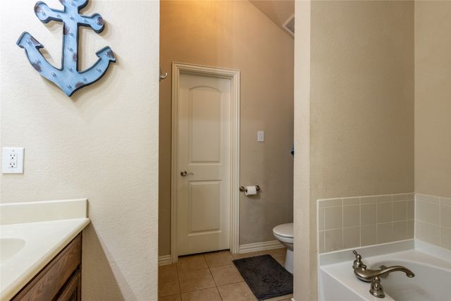 218 Rawhide Street, Waxahachie, TX 75165