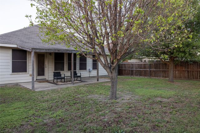 218 Rawhide Street, Waxahachie, TX 75165