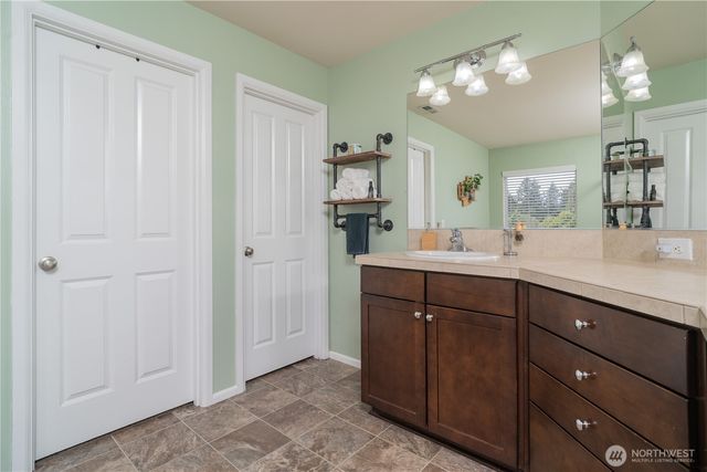 3017 Eagle Loop NE, Lacey, WA 98516