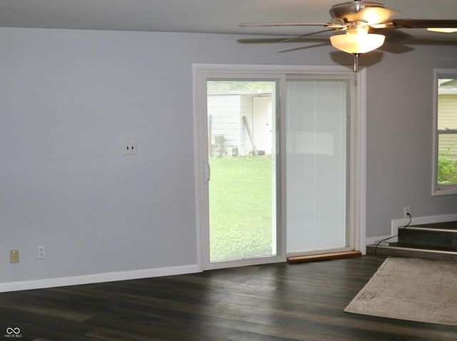 52 W.Mill Street, New Palestine, IN 46163
