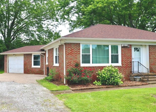52 W.Mill Street, New Palestine, IN 46163