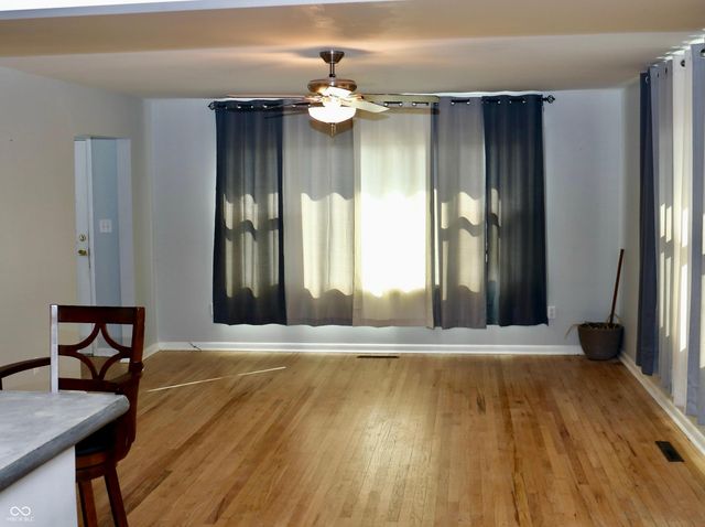 52 W.Mill Street, New Palestine, IN 46163