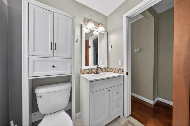 23830 Scotia Road, Oak Park, MI 48237
