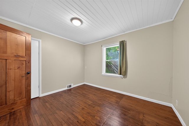23830 Scotia Road, Oak Park, MI 48237