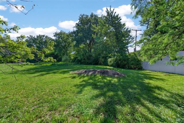 23830 Scotia Road, Oak Park, MI 48237